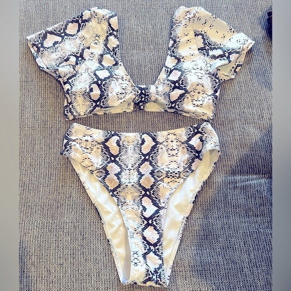 SHEIN Other - D09.28. grey and pink bikini. Really cute!